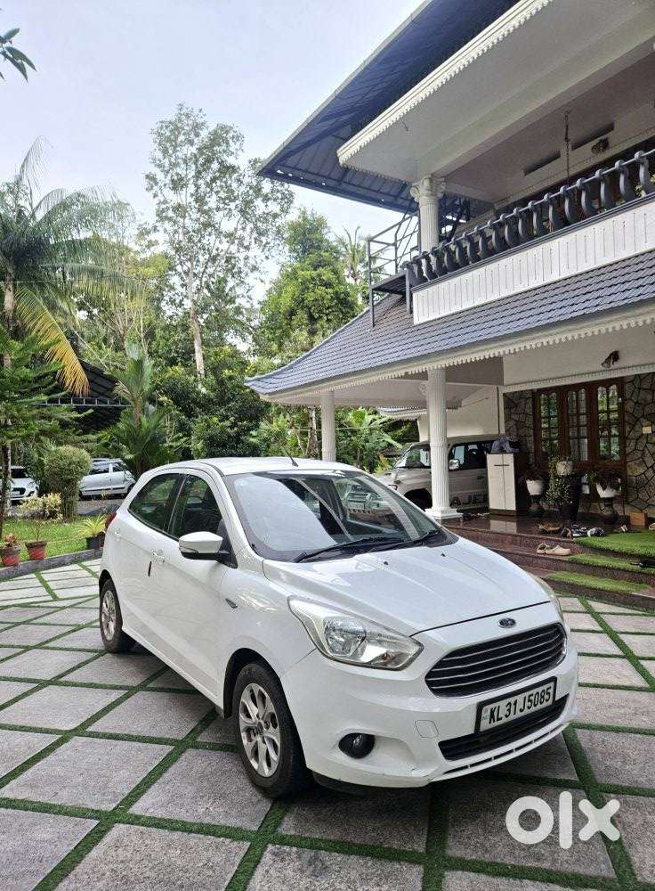 Ford Figo Petrol Titanium, 2016, Petrol