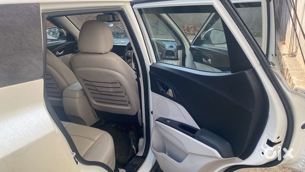 Mahindra Xuv300 2020 Petrol Well Maintained