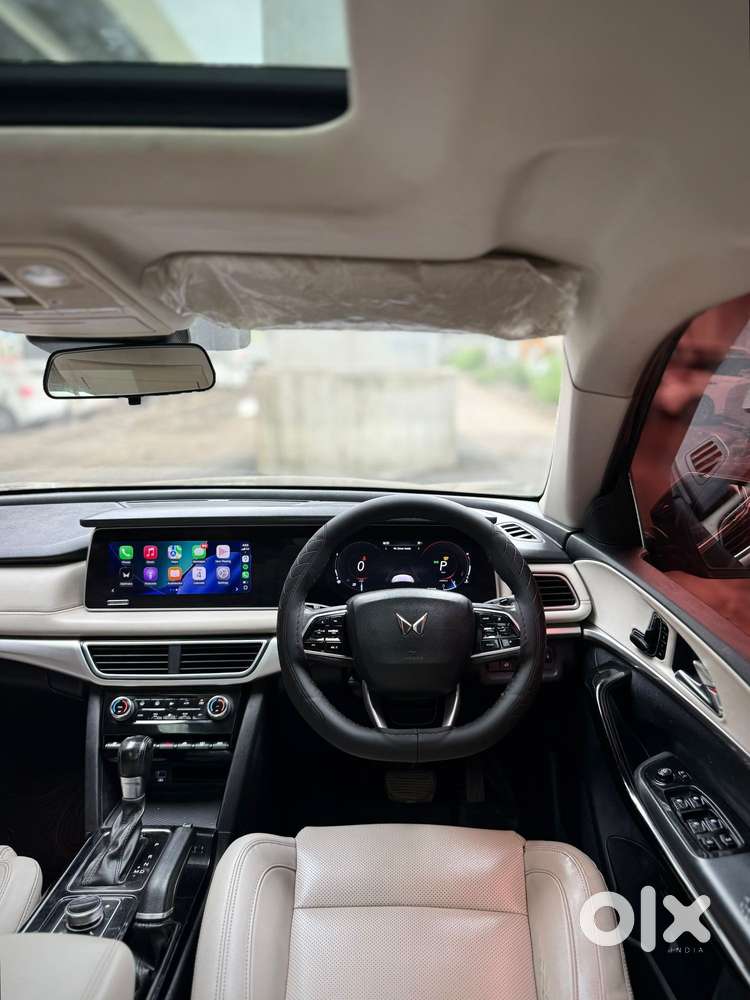 Mahindra Xuv700 2.2 Ax 7 Diesel At Str, 2022, Diesel