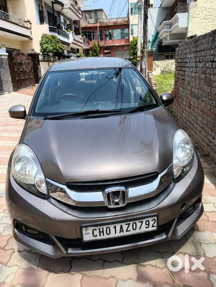 Honda Mobilio Top Variant 2014 , 7 Seater ,chd Registered ,mileage 20+