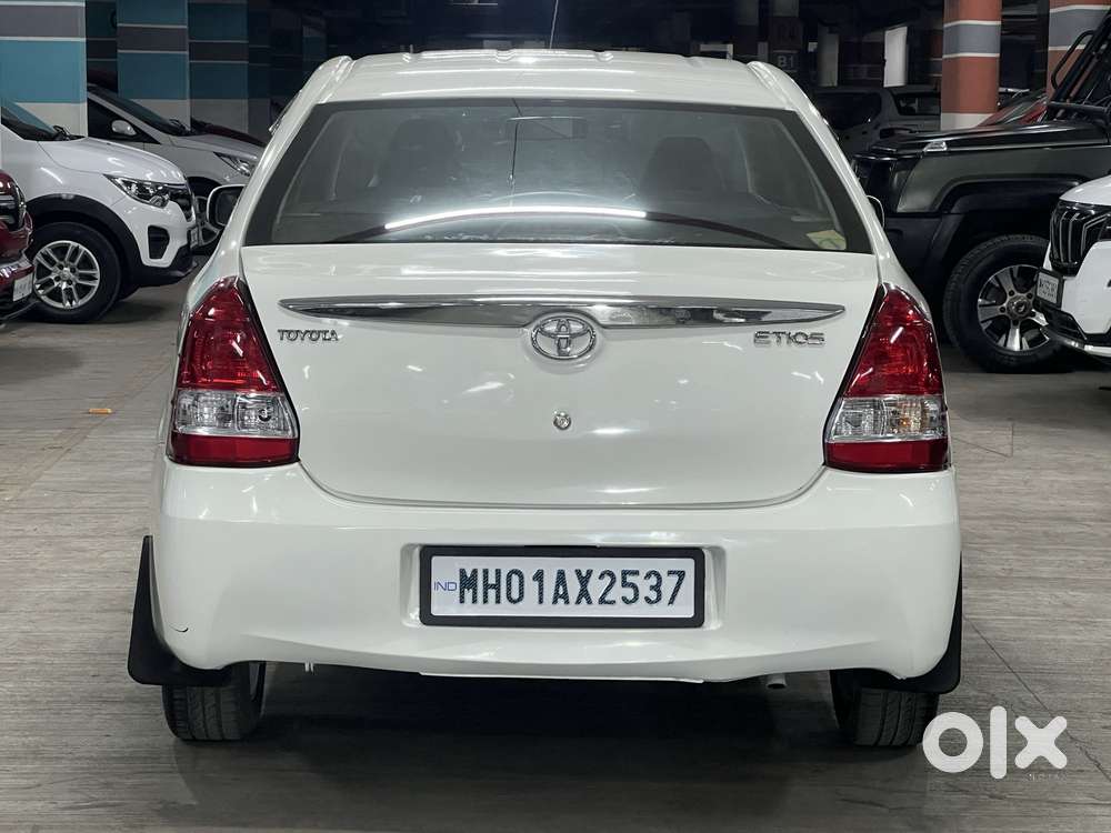 Toyota Etios V, 2011, Petrol