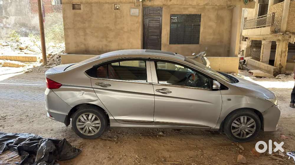 Honda City 2014 3rd Owner Pratapgarh Rto दर्ज है