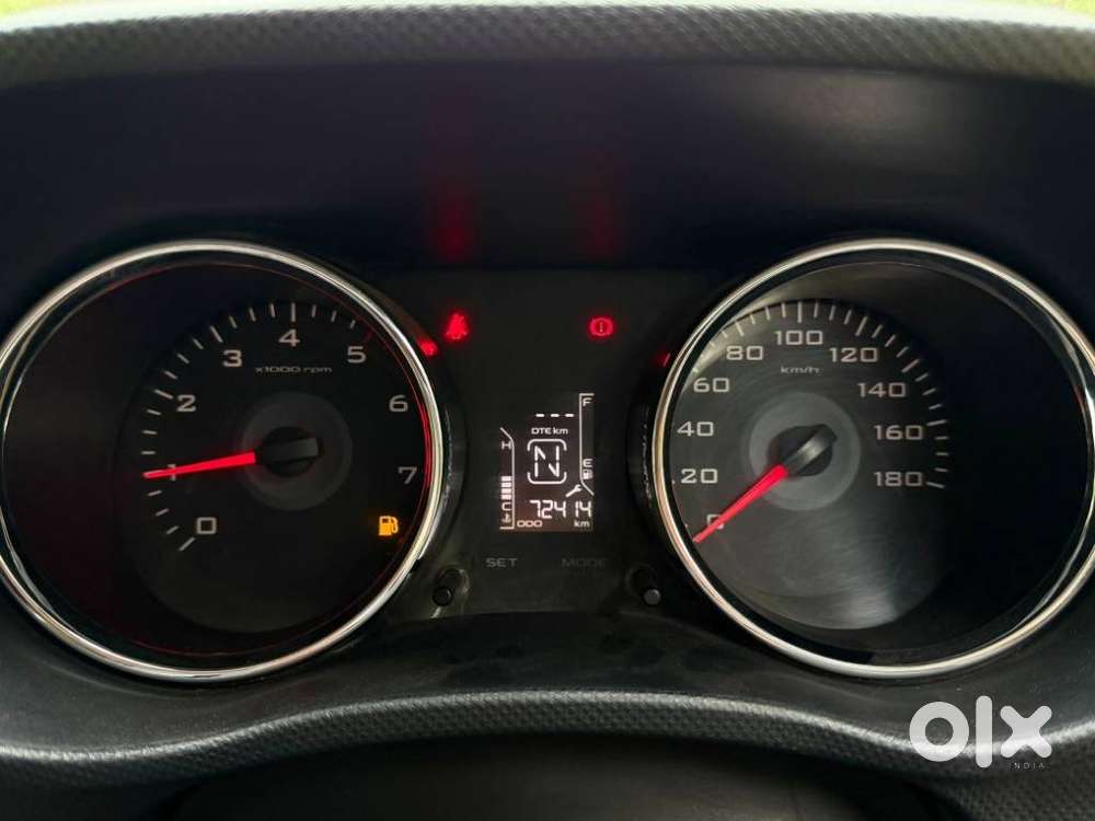 Mahindra Tuv 300 T10, 2019, Diesel