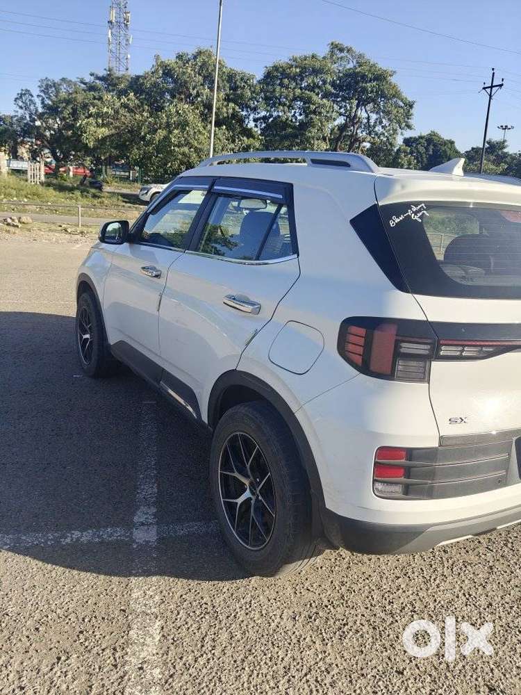 Hyundai Venue Sx Mt, 2022, Petrol