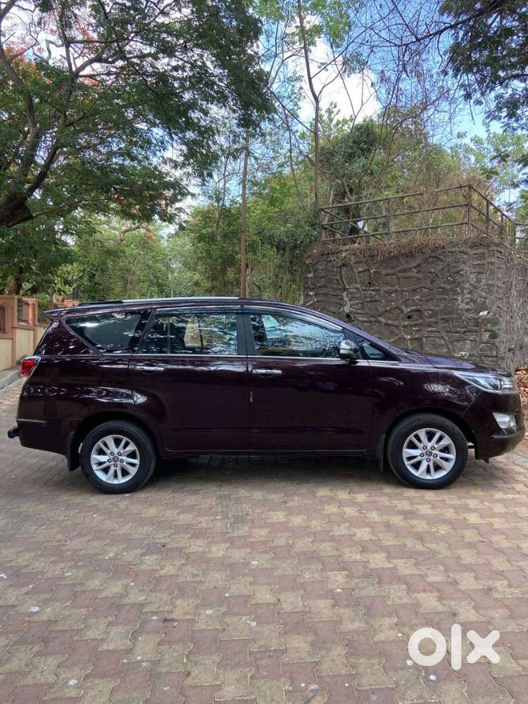 Toyota Innova Crysta 2.4 G Plus Mt 8 Str, 2017, Diesel