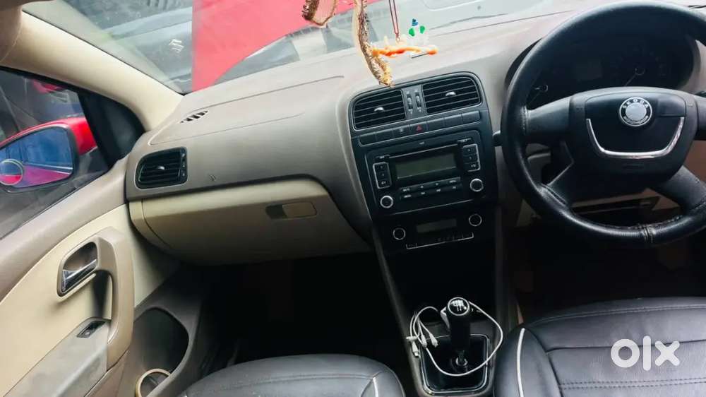 Skoda Rapid Elegance 2013