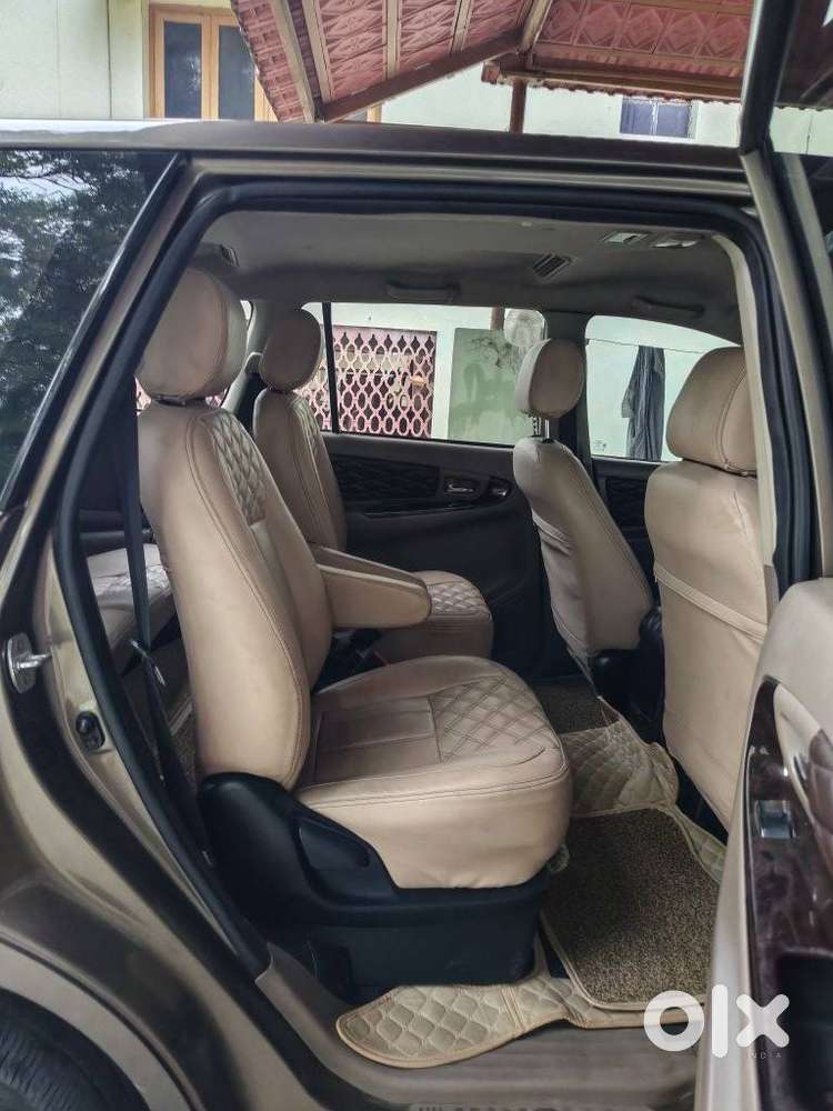 Toyota Innova 2.5 Z Diesel 7 Seater Bs Iv, 2015, Diesel