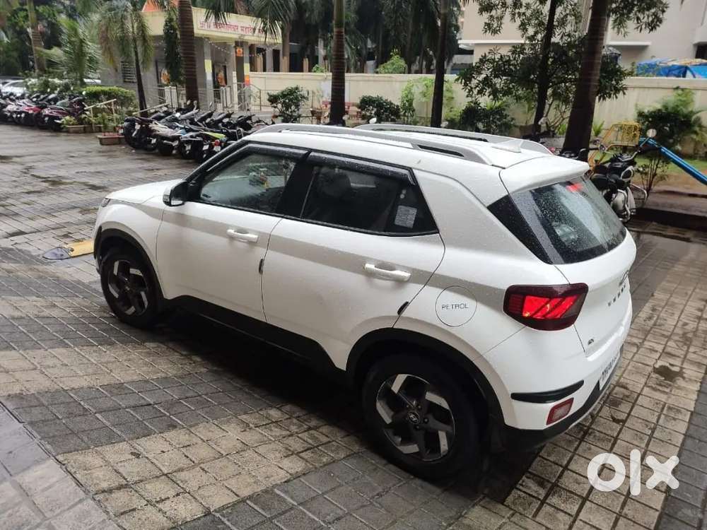 Hyundai Venue Petrol Automatic 2021 Model Car