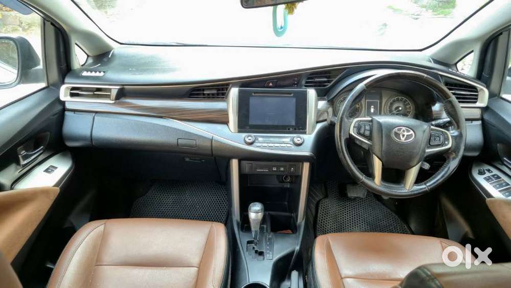 Toyota Innova Crysta 2.8 Zx At 7 Seater, 2017, Diesel