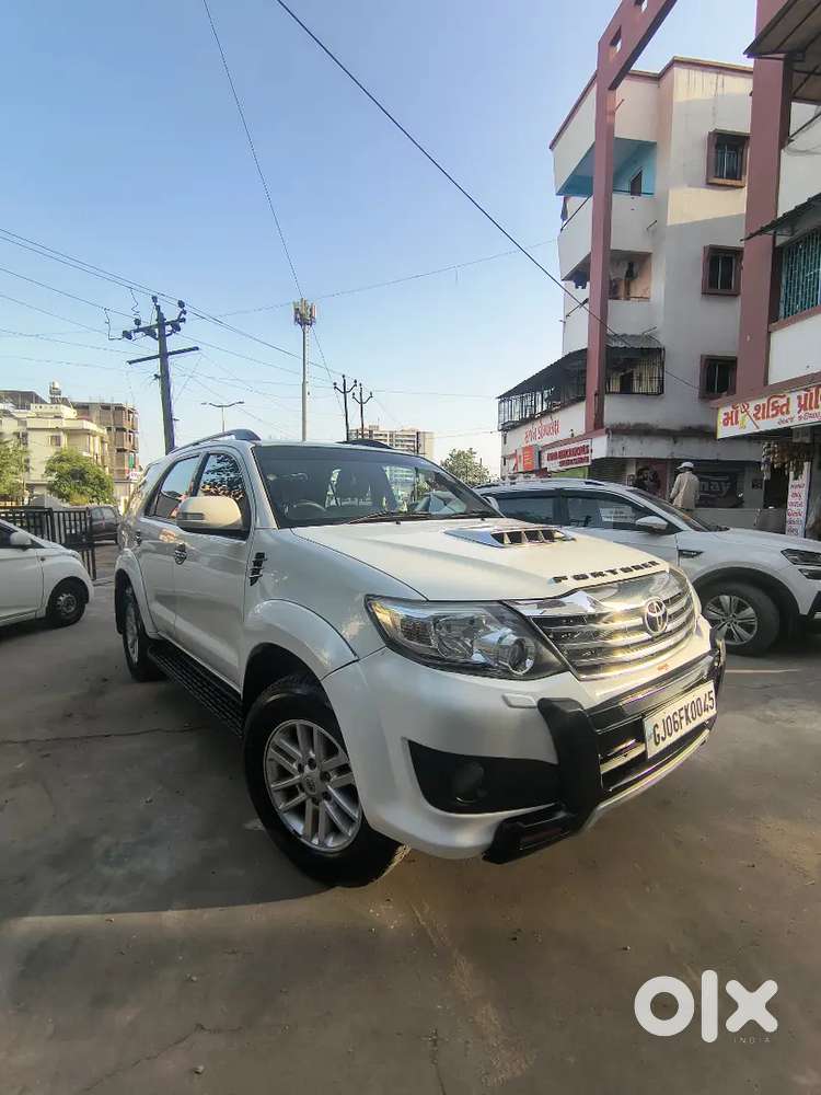 Toyota Fortuner Legender 2012 Diesel 140000 Km Driven