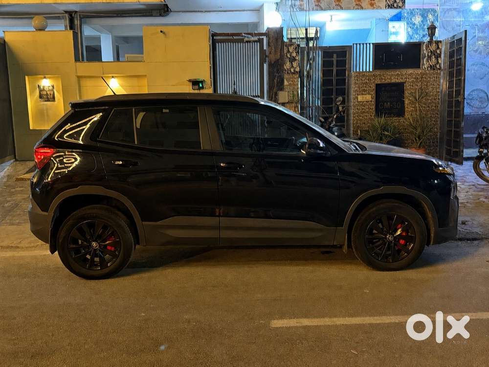 Skoda Kylaq Signature Petrol 2025