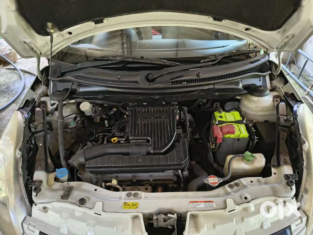 Single User Maruti Suzuki Swift Dzire 2012 Petrol Well Maintained