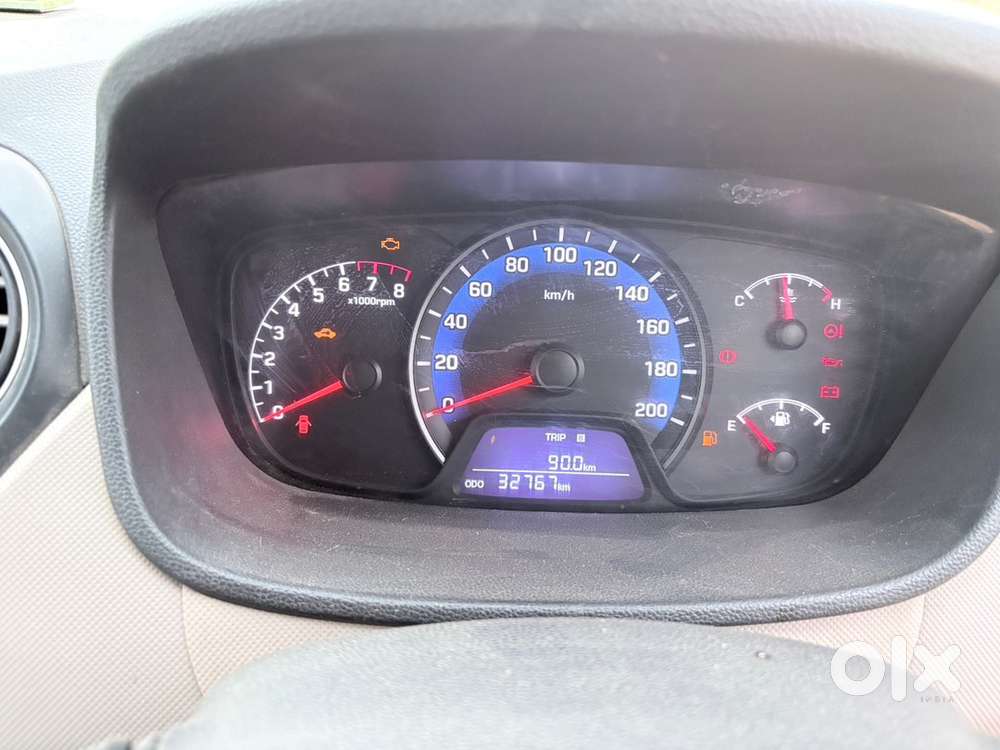Hyundai Xcent Petrol 2015