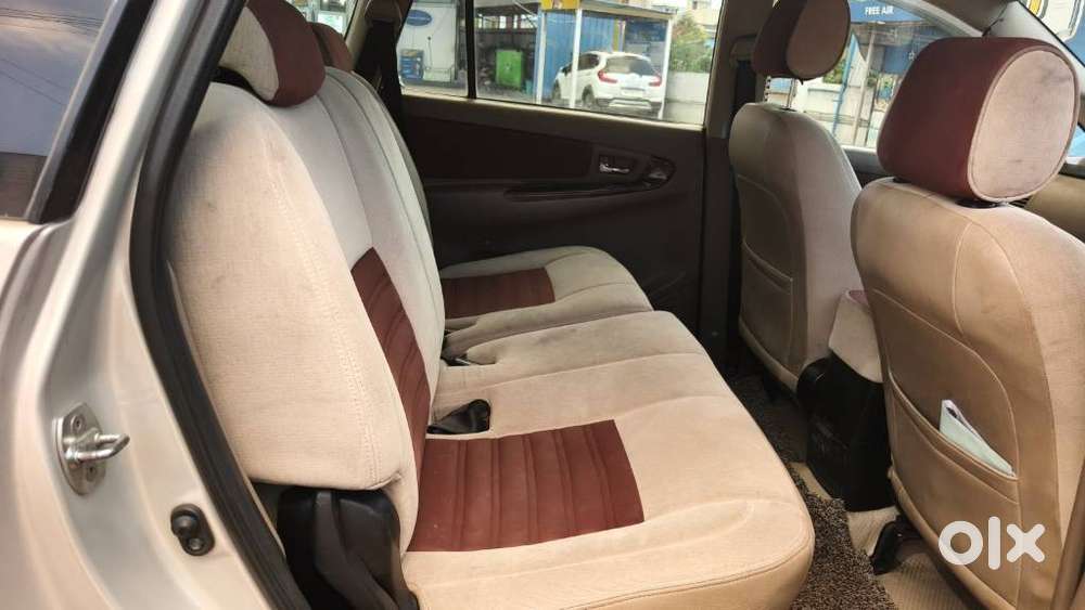 Toyota Innova 2.5 Vx 8 Seater Bs Iv, 2015, Diesel