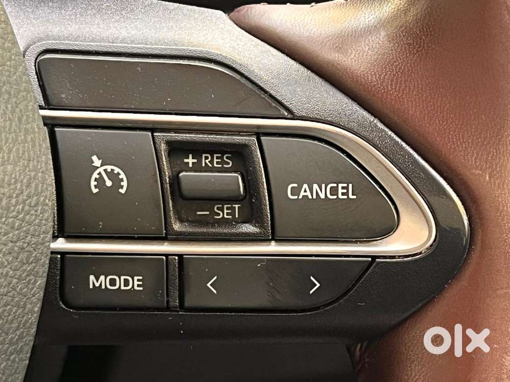 Toyota Innova Hycross 2.0 Vx Hybrid 7 Str, 2023, Petrol