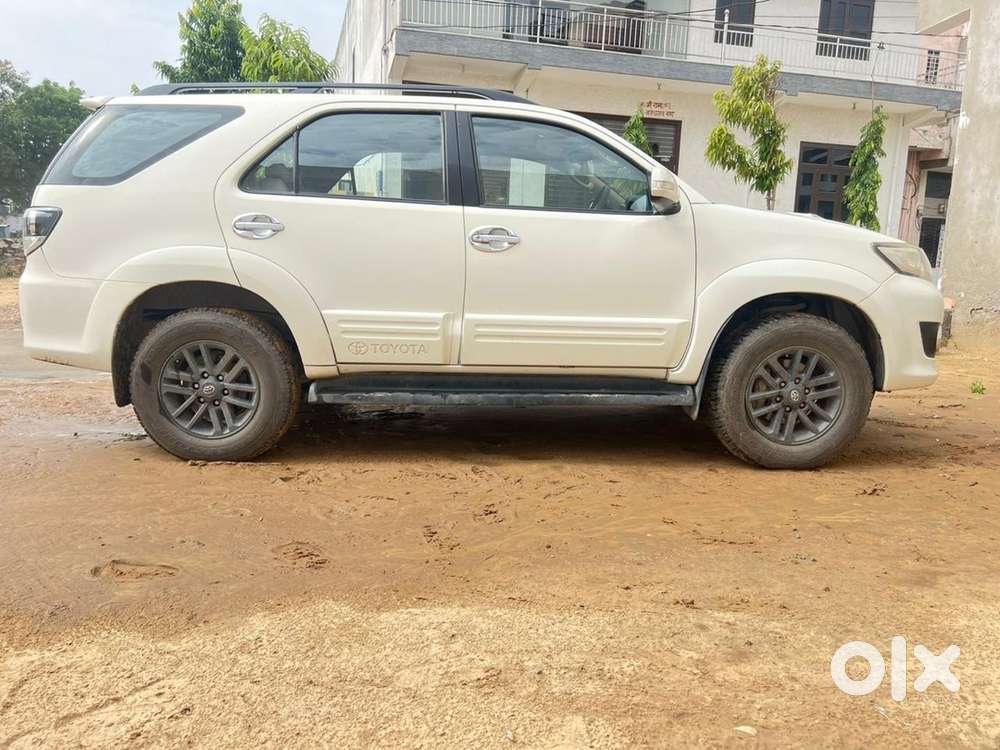 Toyota Fortuner 3.02wd 2015 | New Tyre And New Touch Screen System |