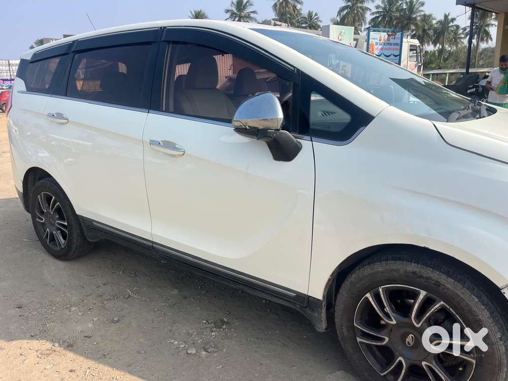 Mahindra Marazzo M8 8str, 2019, Diesel