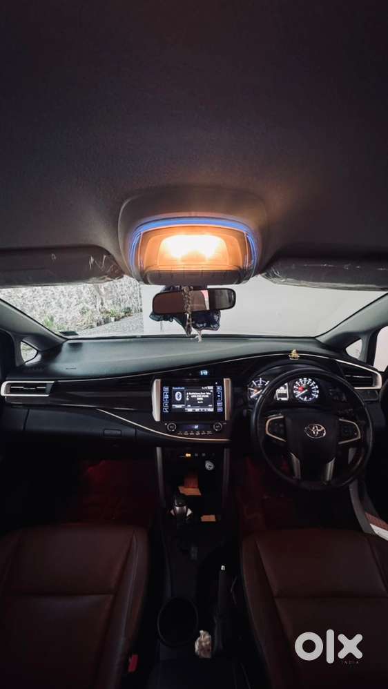 Toyota Innova Crysta 2.8 Z 2016