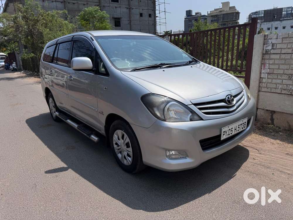 Toyota Innova 2.5 Gx 7 Seater Bs Iv, 2010, Diesel