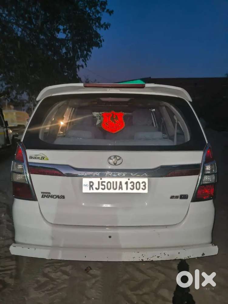 Toyota Innova Hycross 2012 Diesel 200000 Km Driven