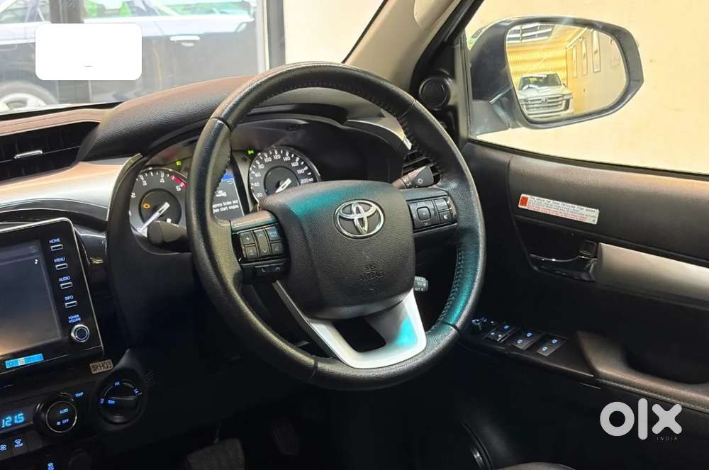 Toyota Hilux 2.8 High 4x4 Mt, 2023, Diesel