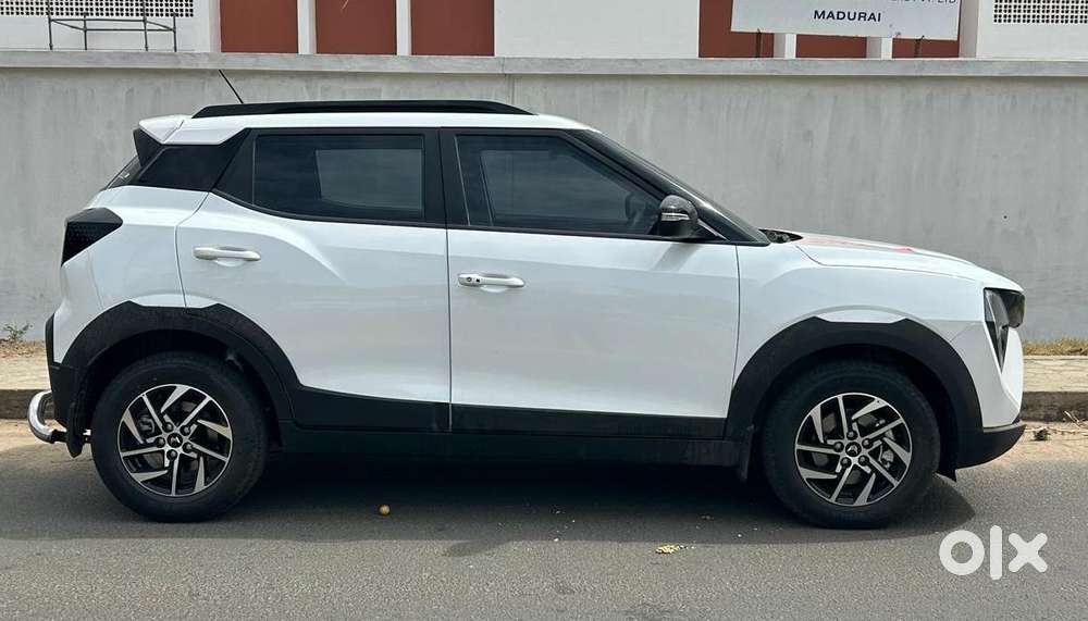 Mahindra Xuv 3xo Ax5 Pm At, 2026, Petrol