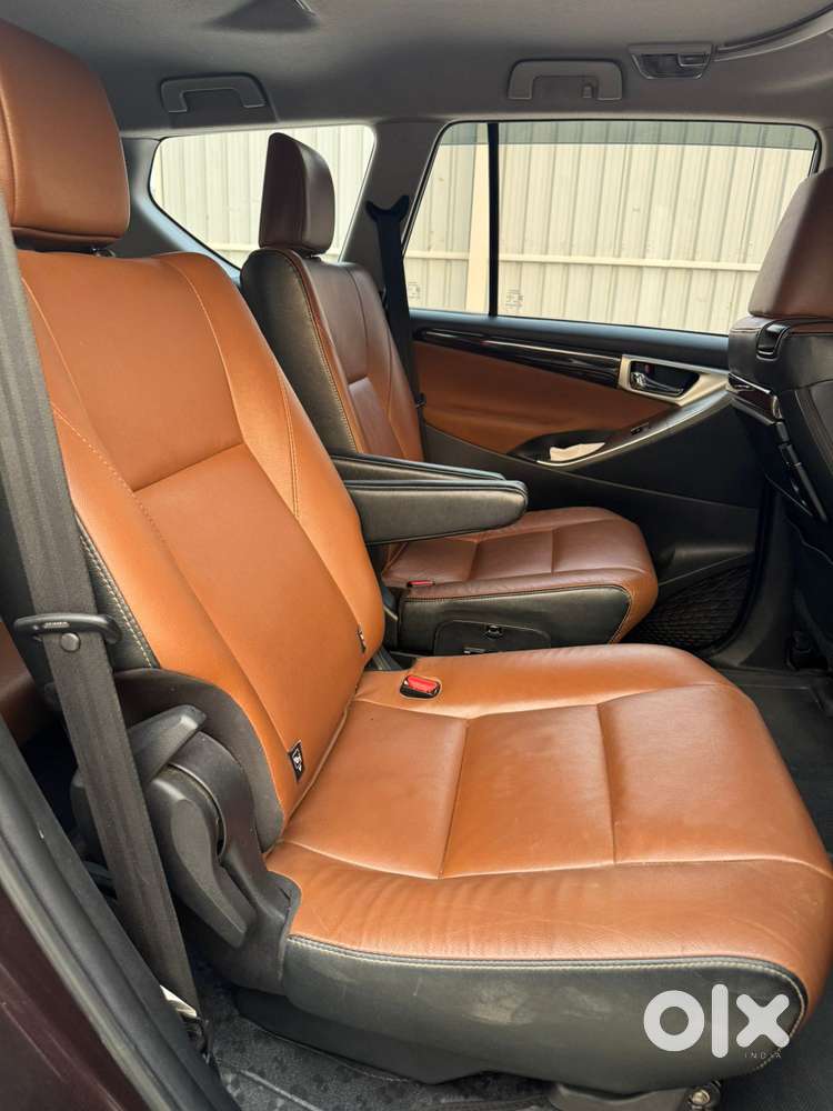 Toyota Innova Crysta 2.8z Automatic, 2017, Diesel