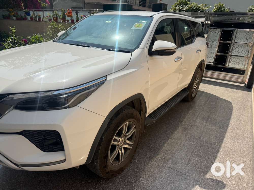 Toyota Fortuner (2021-present) 4x2at Diesel 2021