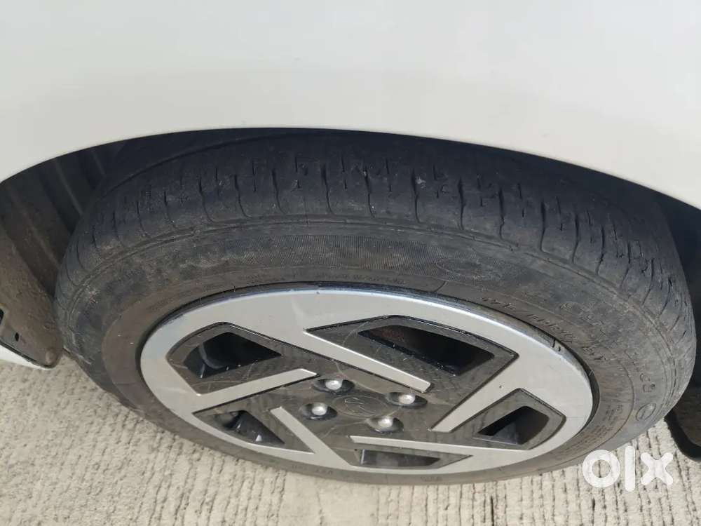 Hyundai Aura 2024 Cng & Hybrids 39704 Km Driven