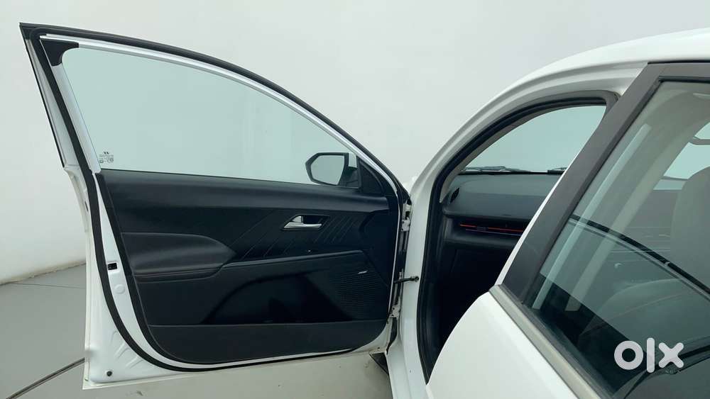 Hyundai Verna 1.5 Sx (o) Turbo Petrol Mt, 2023, Petrol