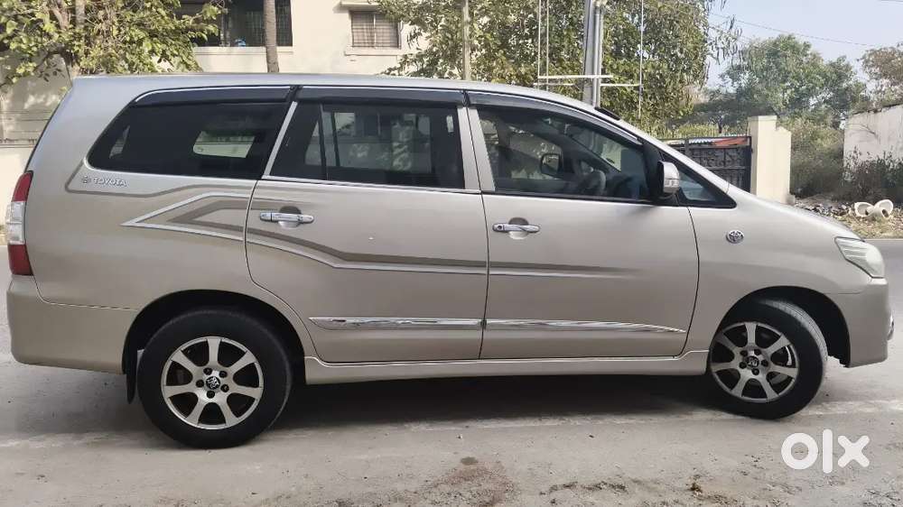 Toyota Innova 2010 Diesel Well Maintained