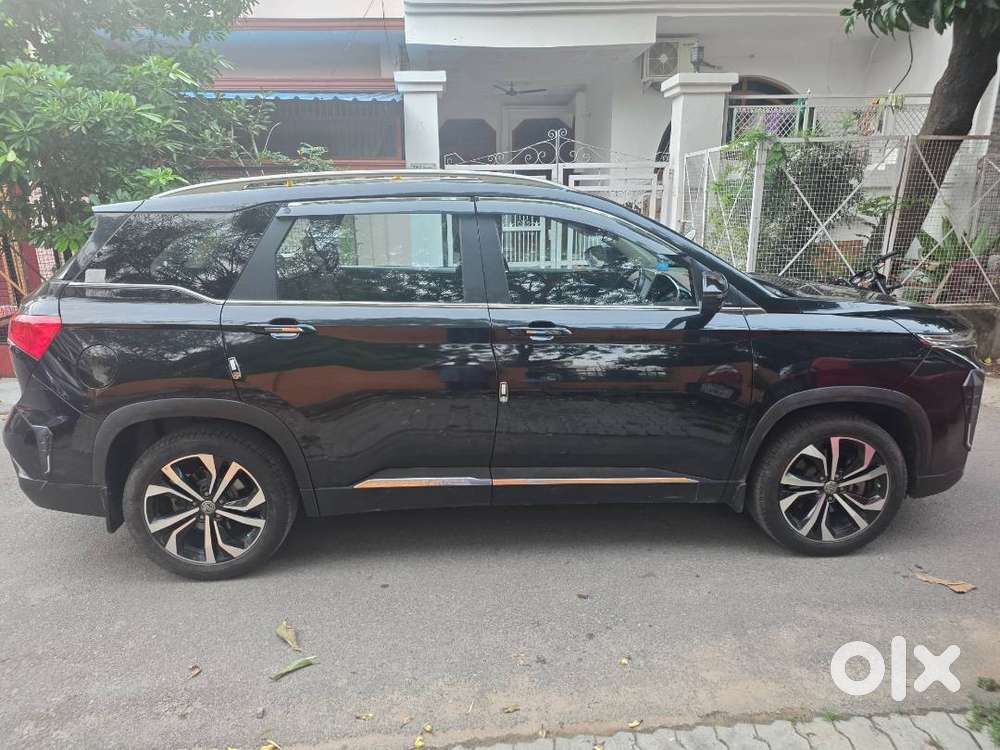 Mg Hector Plus 2023 Model Under Warranty.
