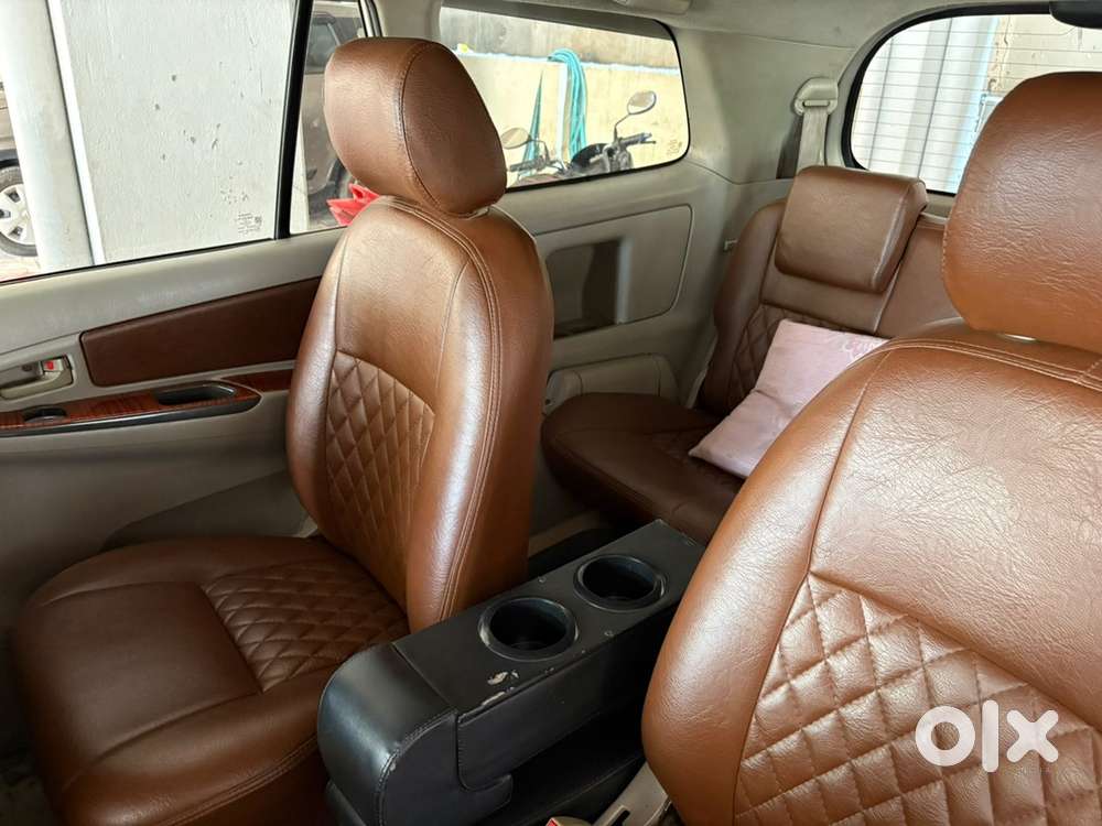 Toyota Innova 2012