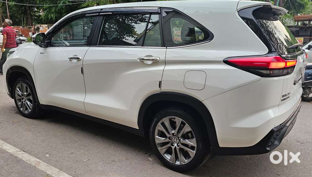 Toyota Innova Hycross 2.0 Zx (o) Hybrid 7 Str, 2026, Diesel