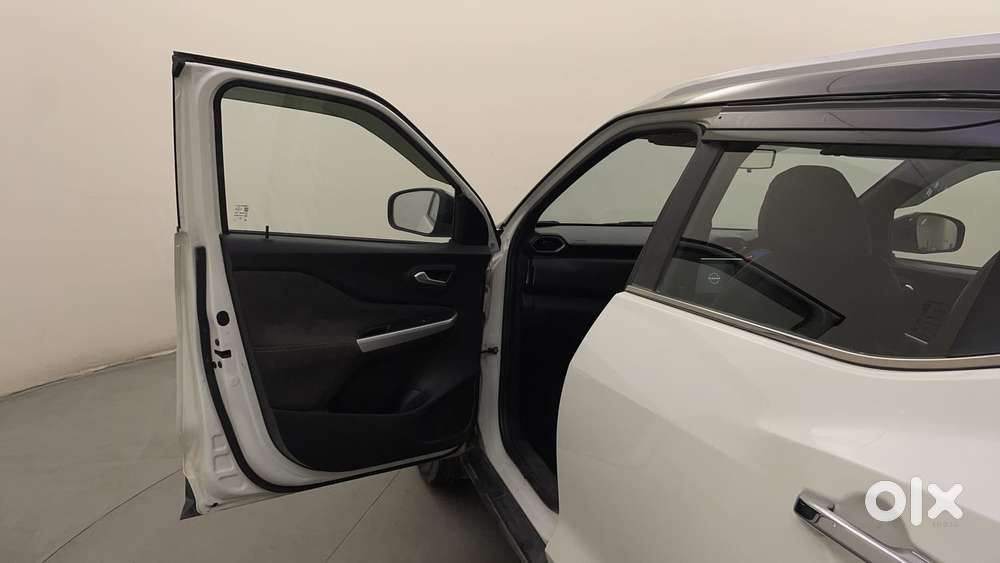 Nissan Magnite 1.0 Xv Premium Turbo Cvt (o), 2021, Petrol