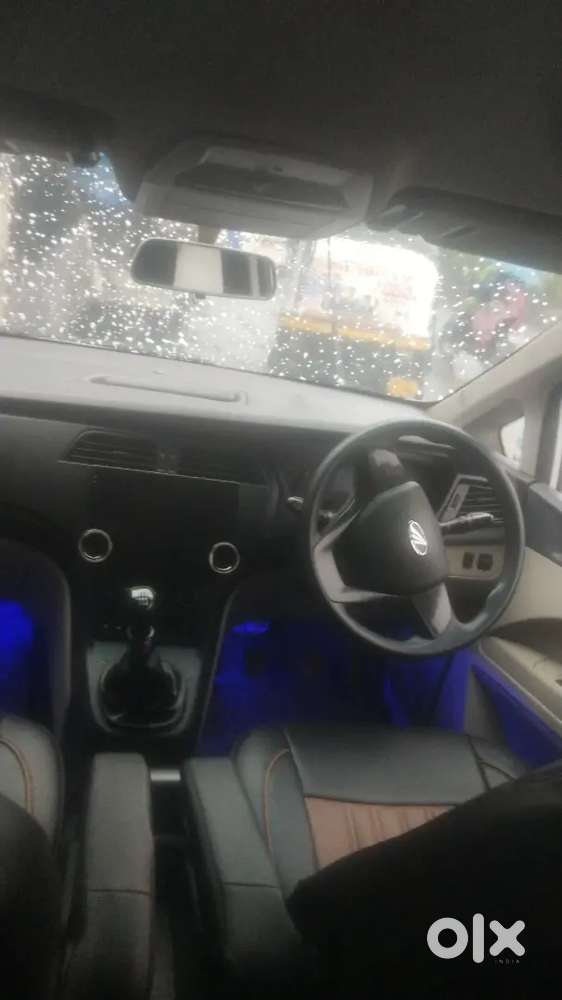2020 Mahindra Marazzo Colour White Diesel Engine