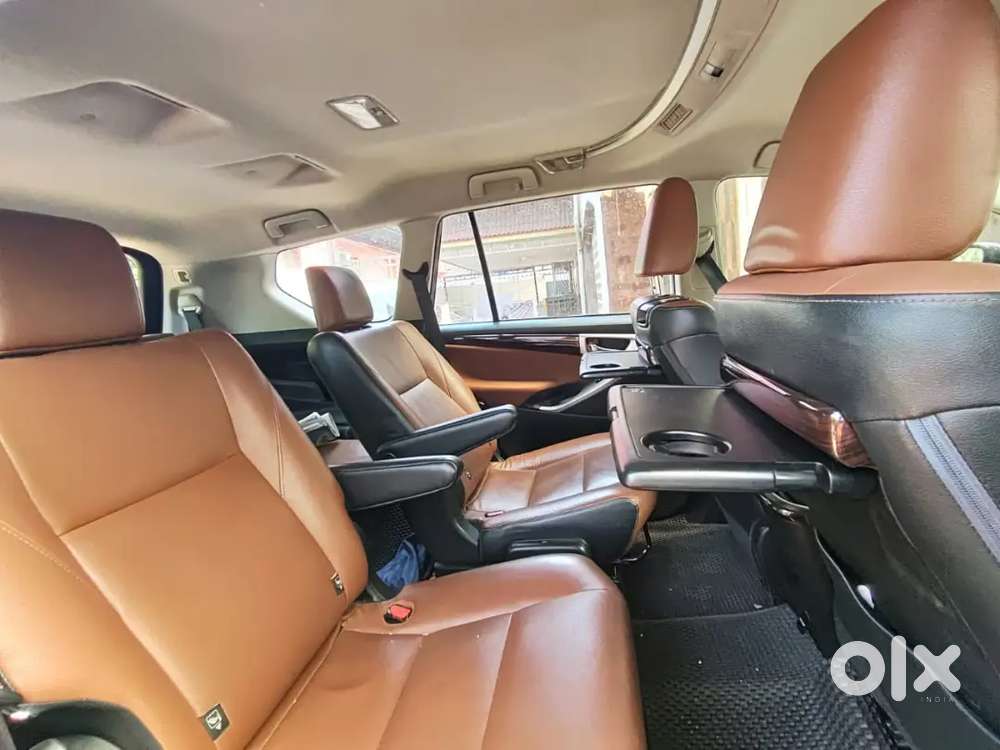 Toyota Innova Crysta 2.8.z. 2017 Diesel 70000 Km Driven