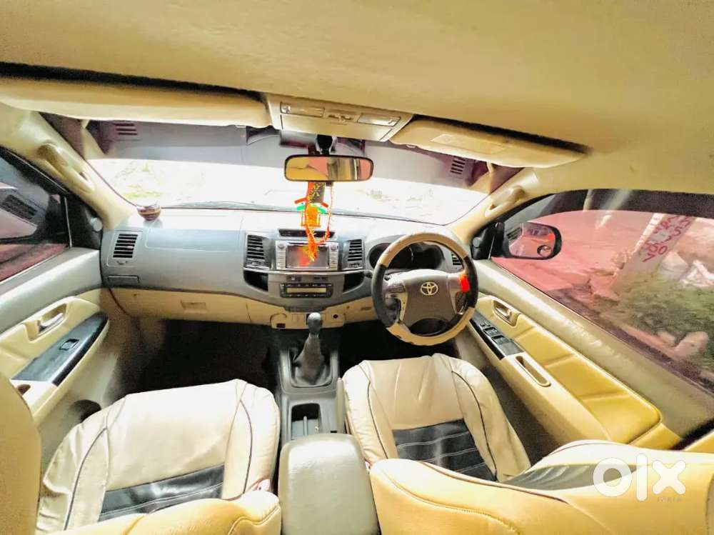 (urgent.sale) Fortuner Car 4x2 Mt Good Condition