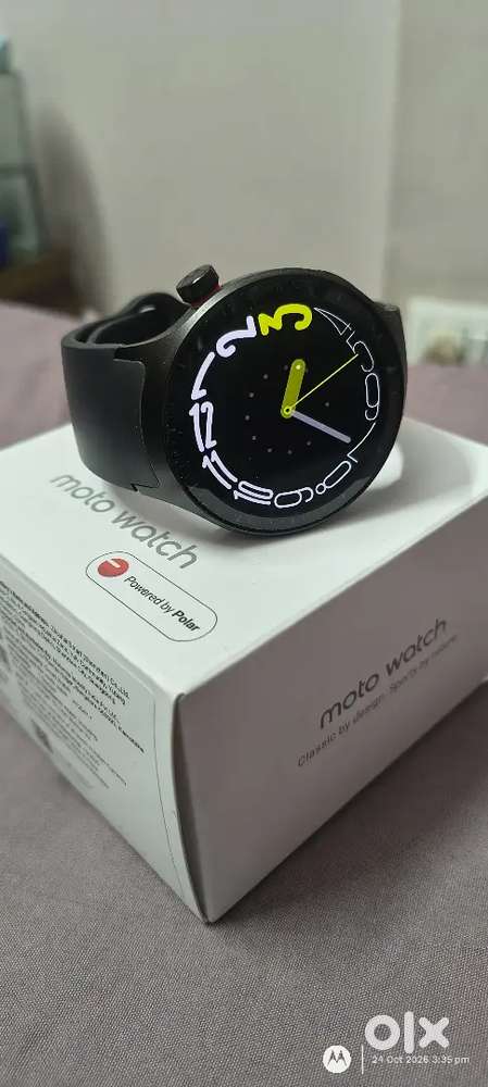 Moto watch fit 3 days old