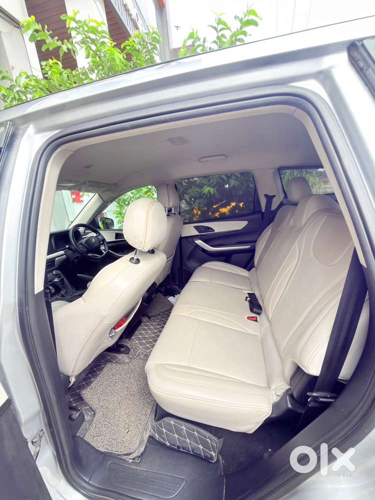 Mahindra Xuv700 Petrol 2023