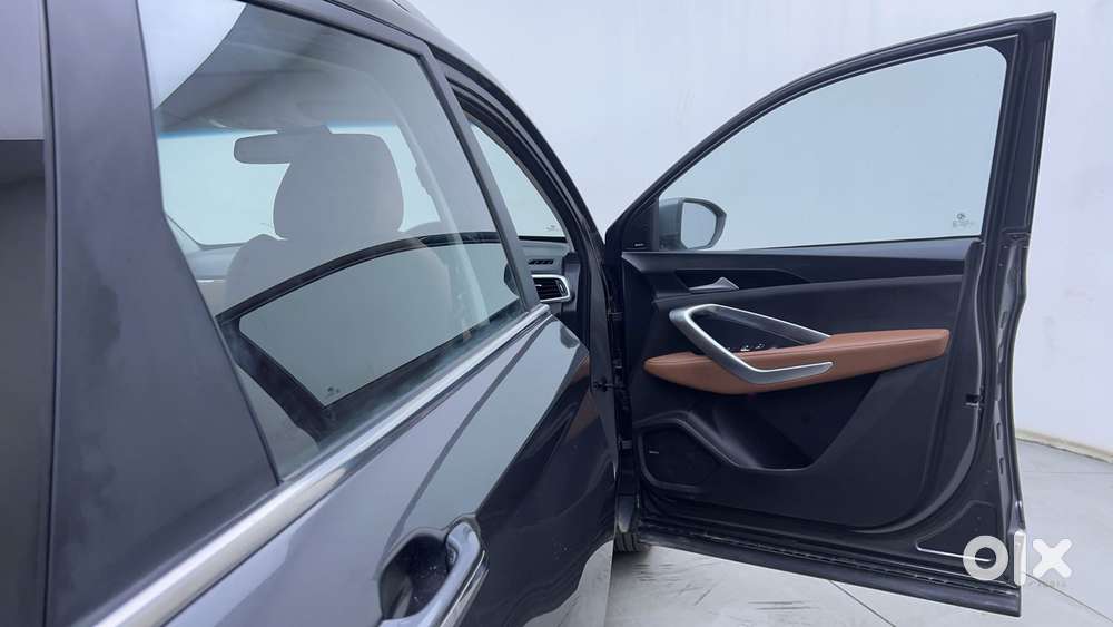 Mg Hector Plus 1.5 Sharp Turbo Cvt 6 Str, 2022, Petrol