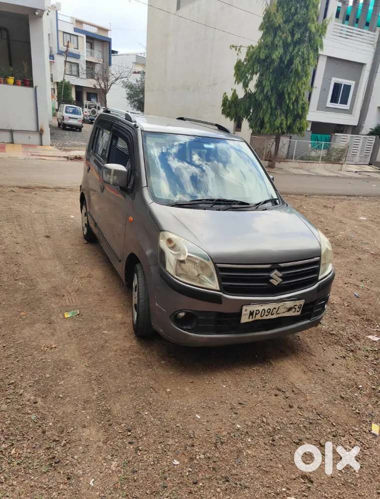 बहुत बढ़िया कंडीशन पेट्रोल+lpg  Automatic गैस कीट