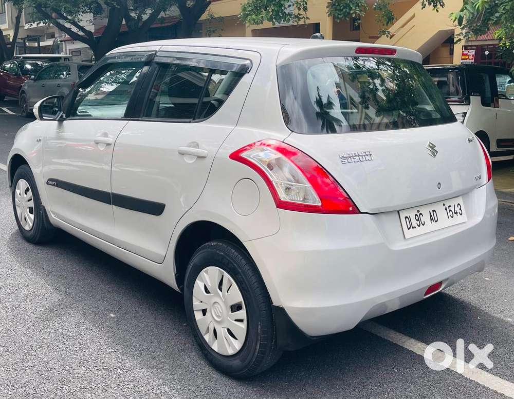 Maruti Suzuki Swift Vxi 1.2 Abs Bs-iv, 2012, Petrol