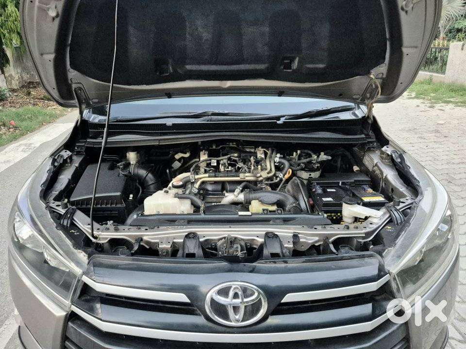 Toyota Innova Crysta 2.4 G Mt 7 Str, 2017, Diesel