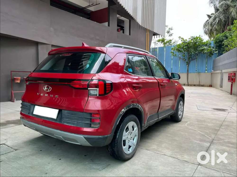 Hyundai Venue 2023 Petrol Single Owner For 5.25000