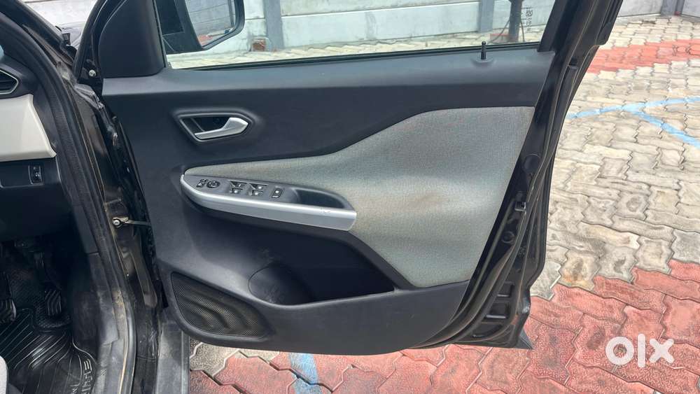 Nissan Magnite 1.0 Xv, 2022, Petrol