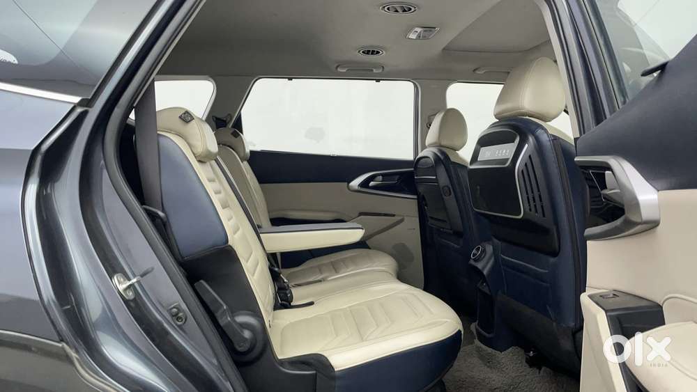 Kia Carens Luxury 1.5 Diesel Imt 7 Str, 2023, Diesel