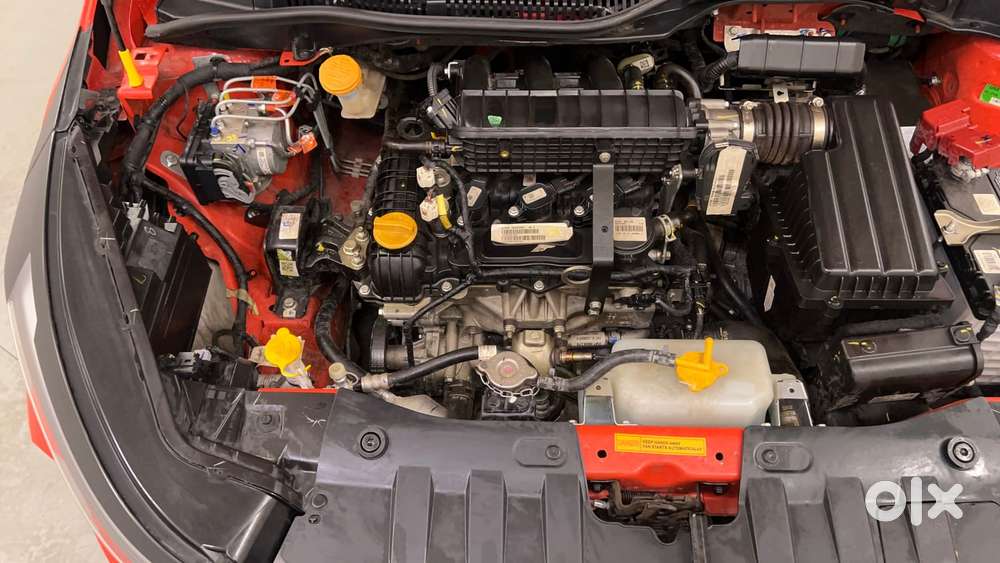 Tata Altroz 1.2 Xza Petrol Dct, 2025, Petrol