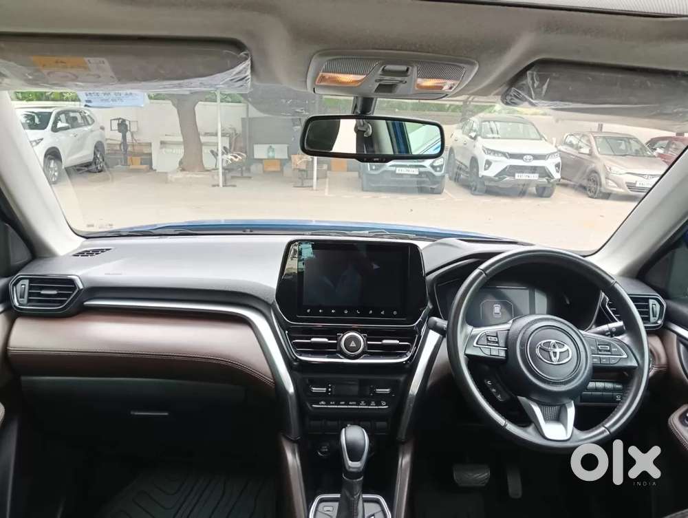 Toyota Urban Cruiser Hyryder, 2025, Petrol