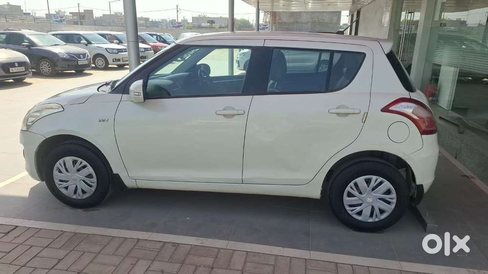Maruti Suzuki Swift Vxi + Manual, 2016, Petrol